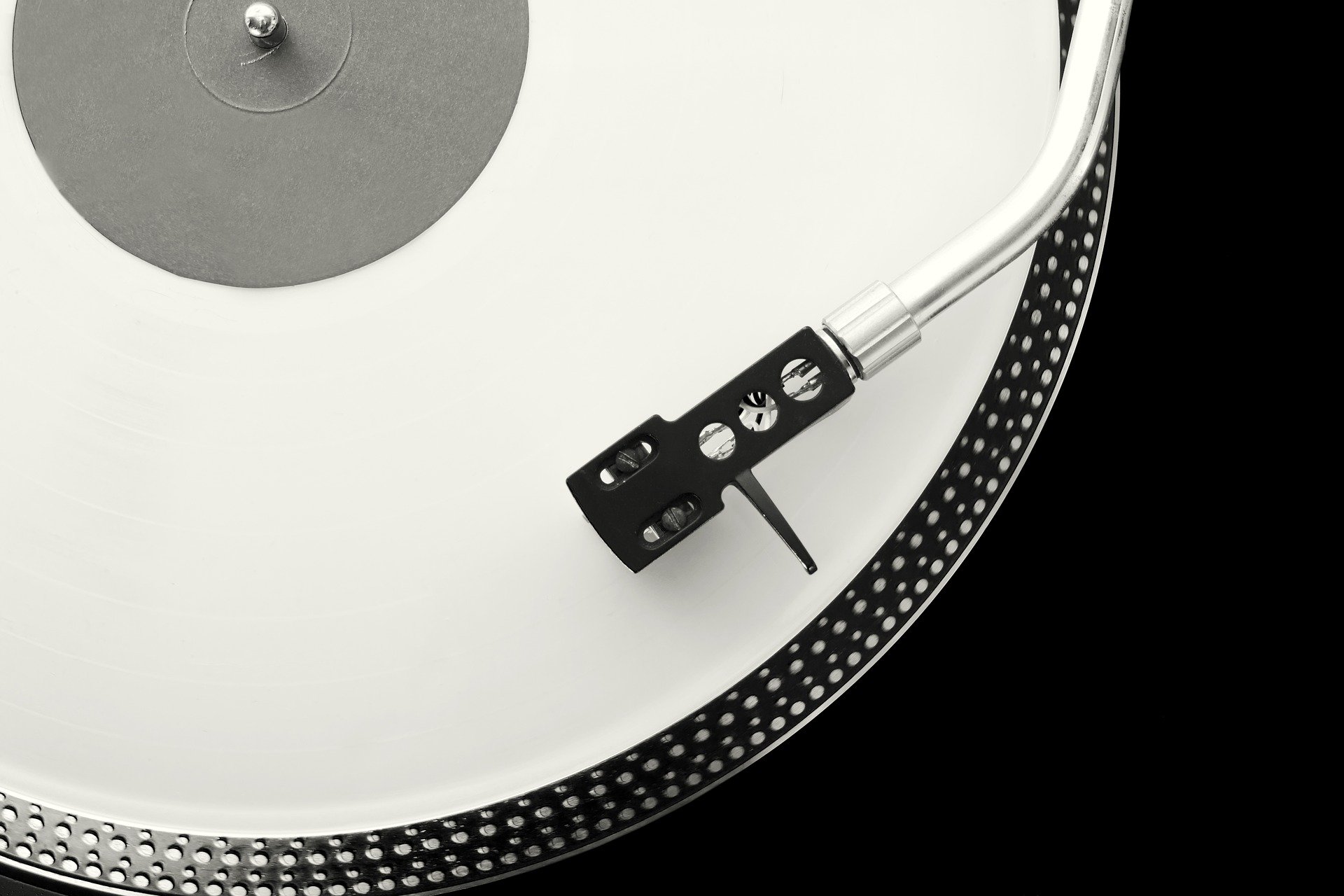 turntable-2157300_1920.jpg